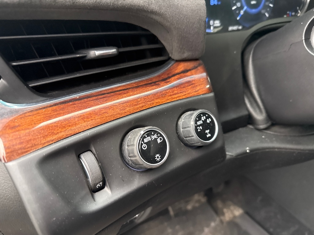 Cadillac Escalade ESV Premium 4WD 2016