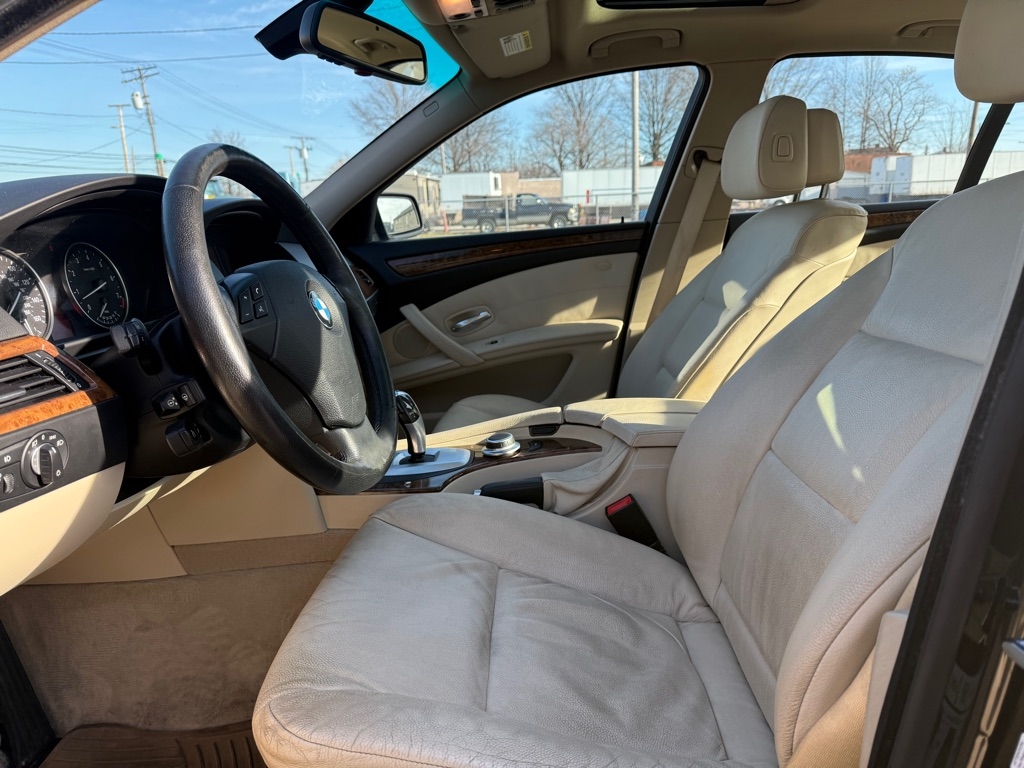 BMW 5-Series 535xi 2008