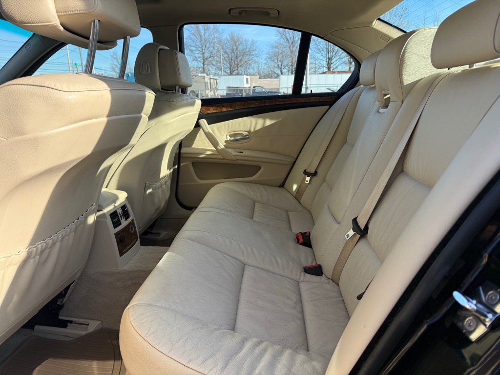 BMW 5-Series 535xi 2008