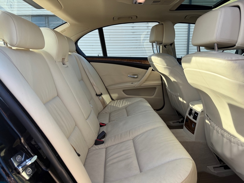 BMW 5-Series 535xi 2008