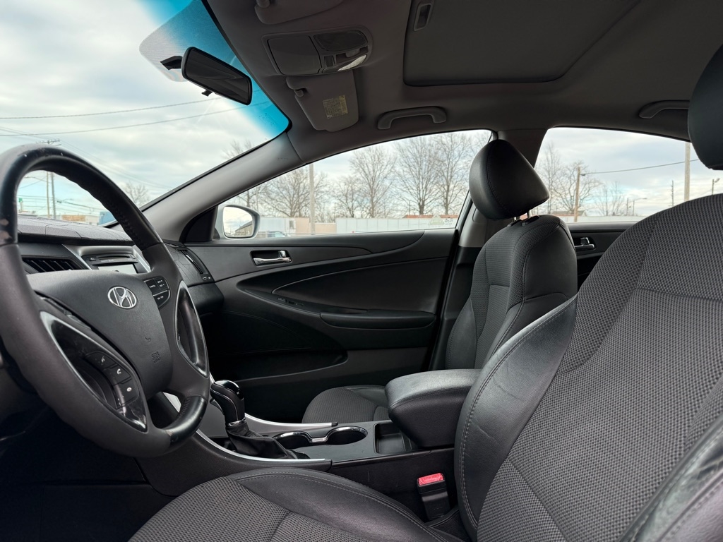 Hyundai Sonata SE Auto 2011