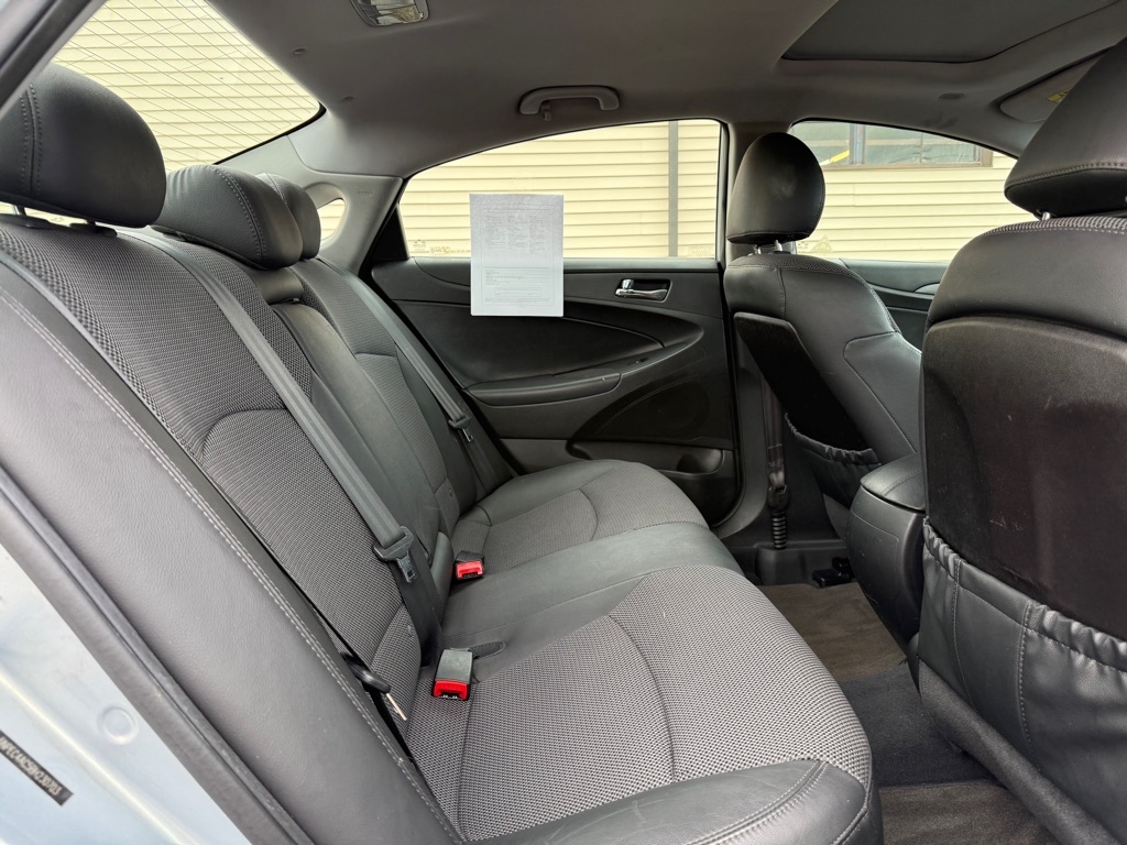 Hyundai Sonata SE Auto 2011