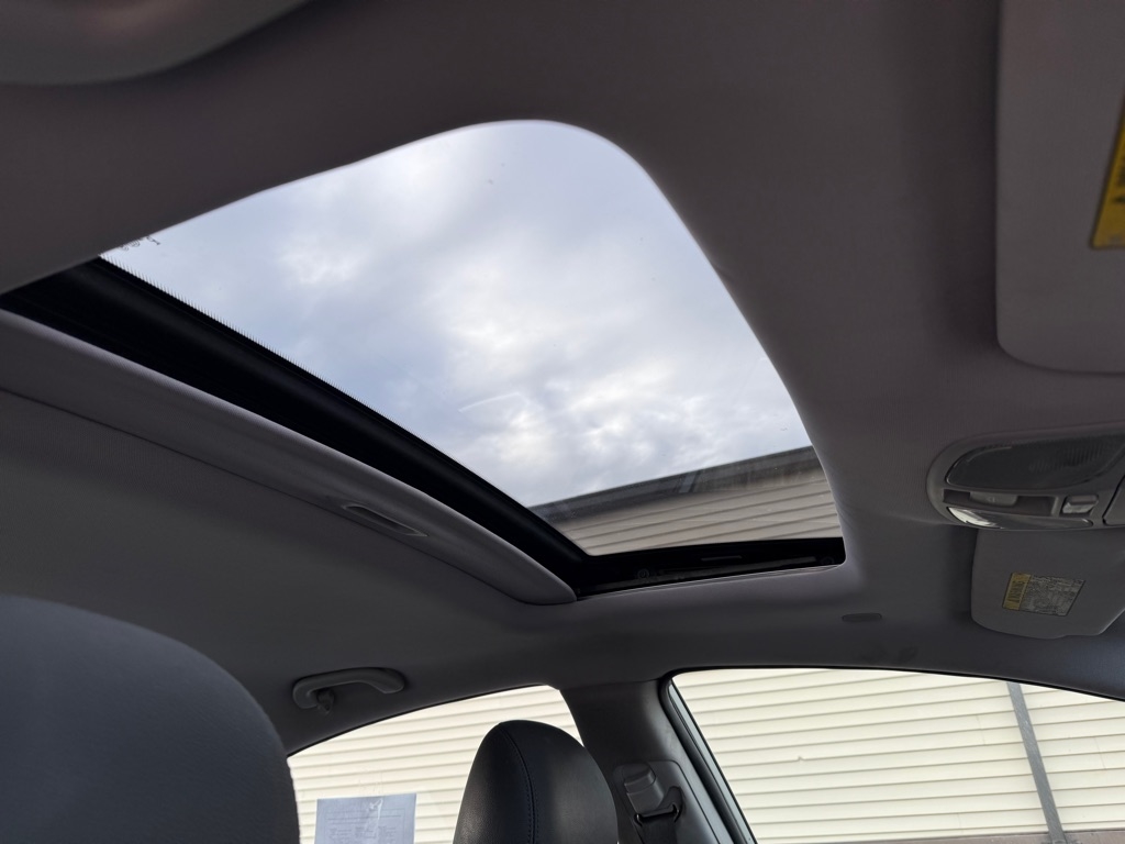 Hyundai Sonata SE Auto 2011