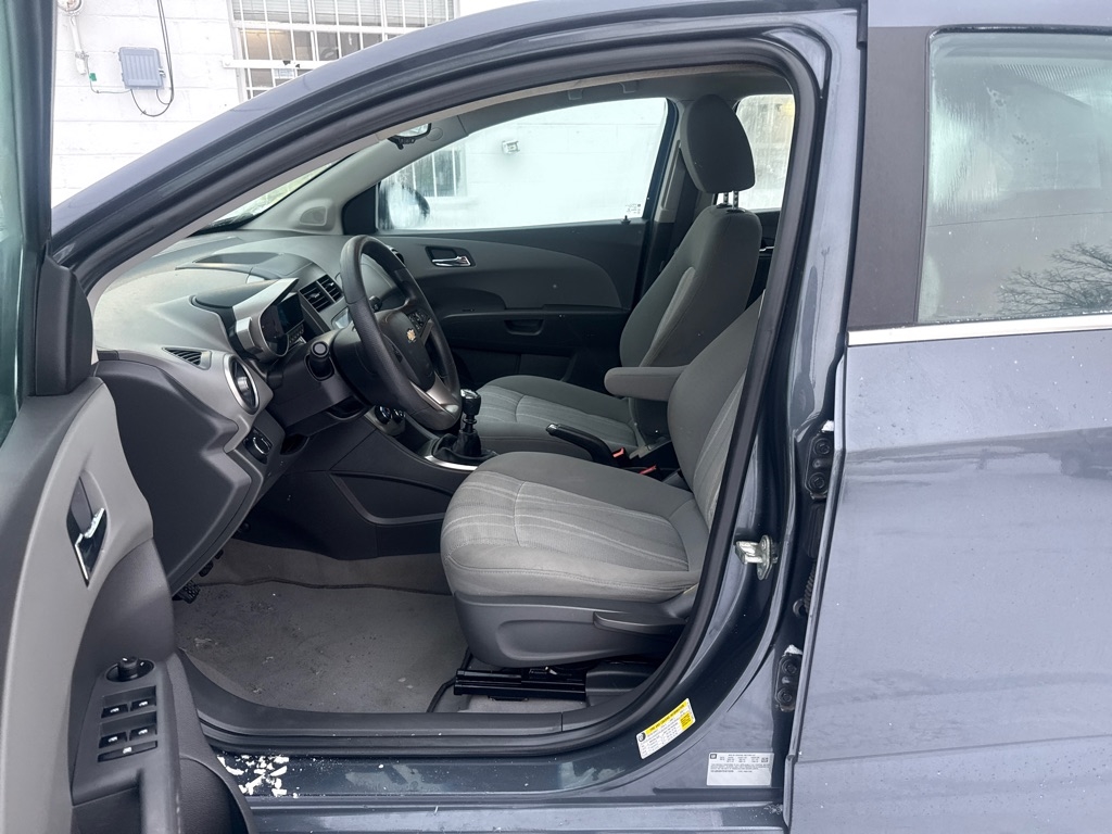 Chevrolet Sonic 1LT Sedan 2012