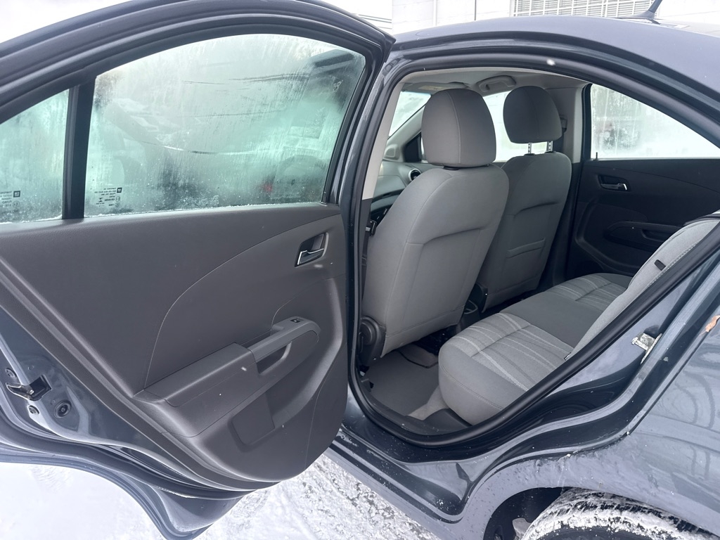 Chevrolet Sonic 1LT Sedan 2012