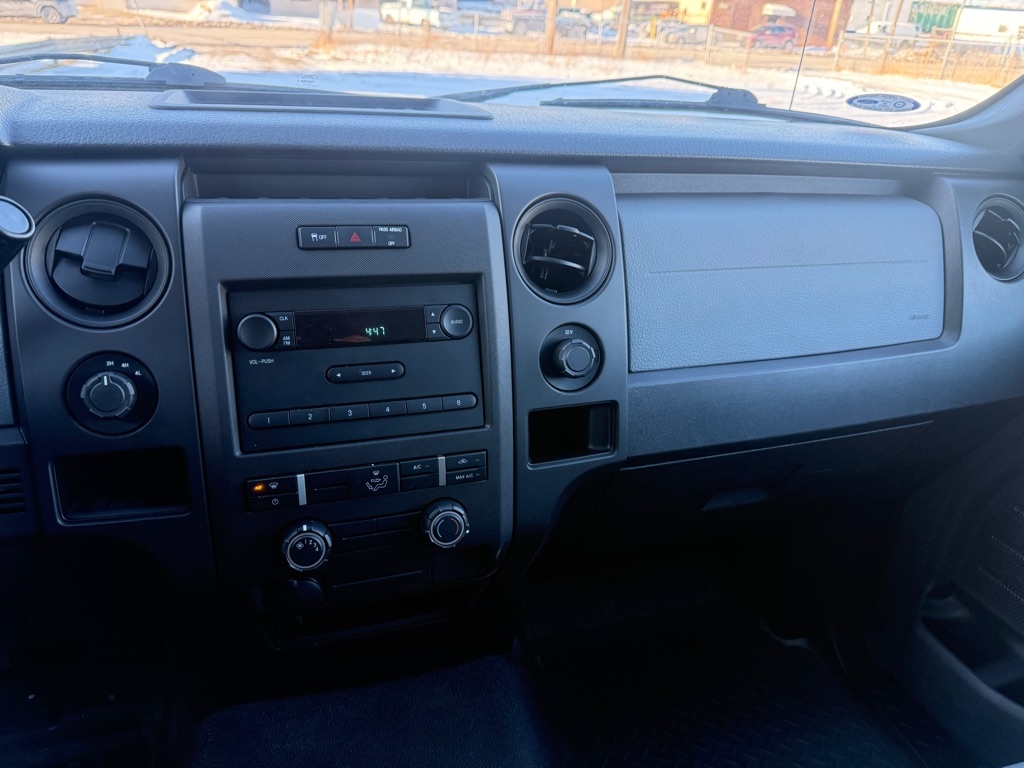 Ford F-150 XLT 8-ft. Bed 2WD 2013