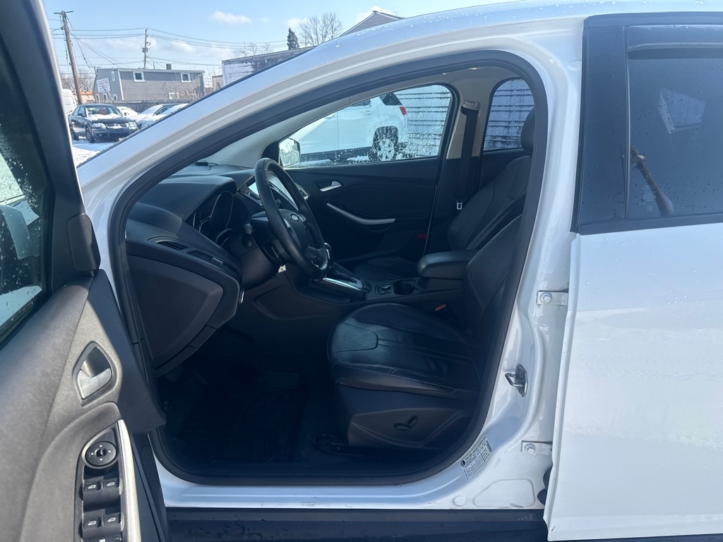 Ford Focus SE Sedan 2013