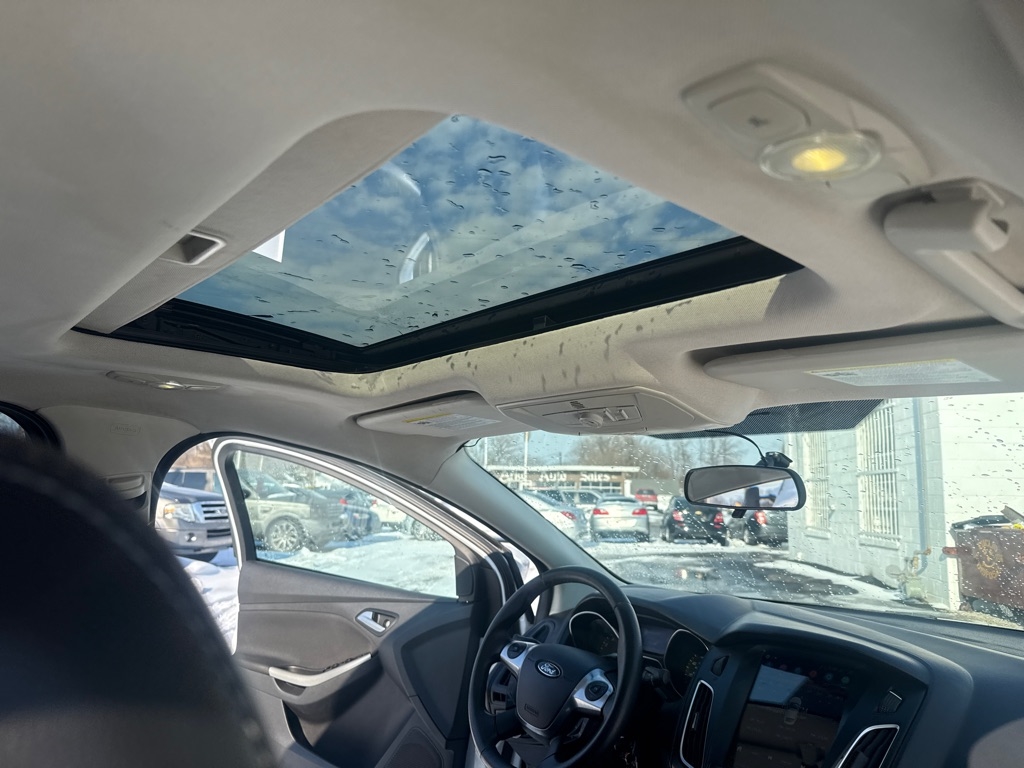 Ford Focus SE Sedan 2013