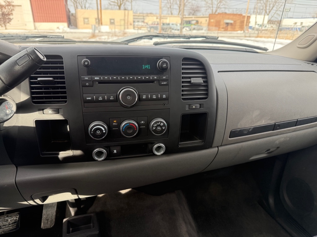 Chevrolet Silverado 1500 LS Crew Cab 4WD 2010