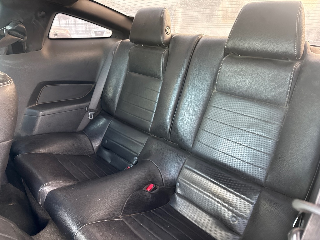 Ford Mustang V6 Coupe 2012