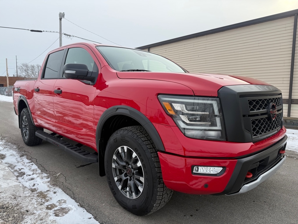 2024 Nissan Titan PRO-4X Crew Cab 4WD