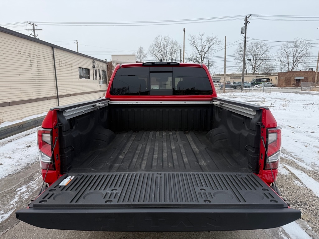 Nissan Titan PRO-4X Crew Cab 4WD 2024