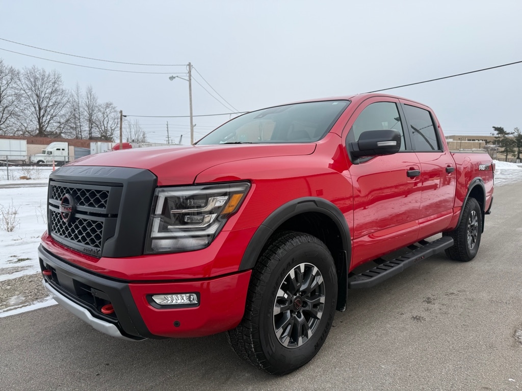 Nissan Titan PRO-4X Crew Cab 4WD 2024