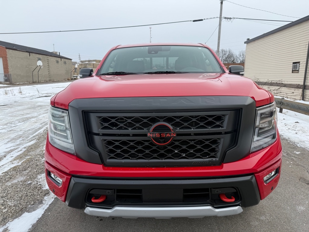 Nissan Titan PRO-4X Crew Cab 4WD 2024