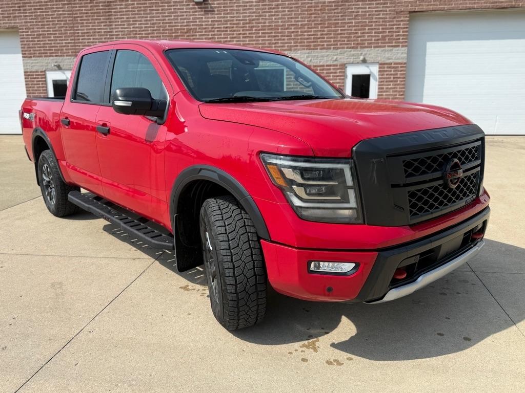 Nissan Titan PRO-4X Crew Cab 4WD 2024