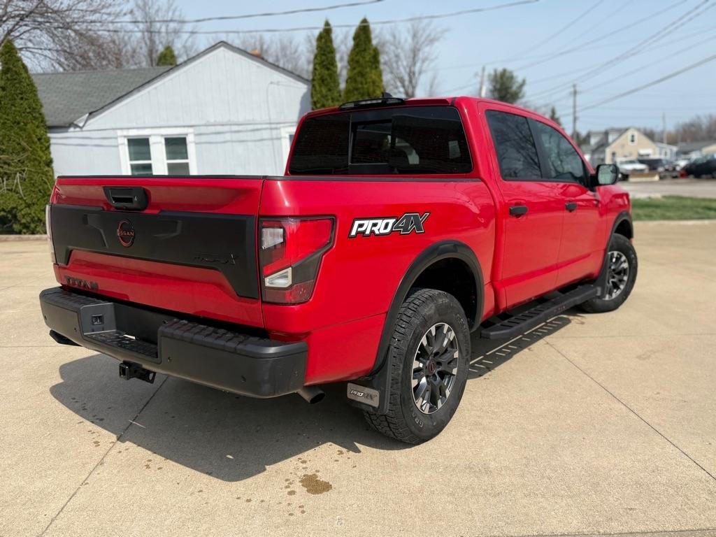 Nissan Titan PRO-4X Crew Cab 4WD 2024