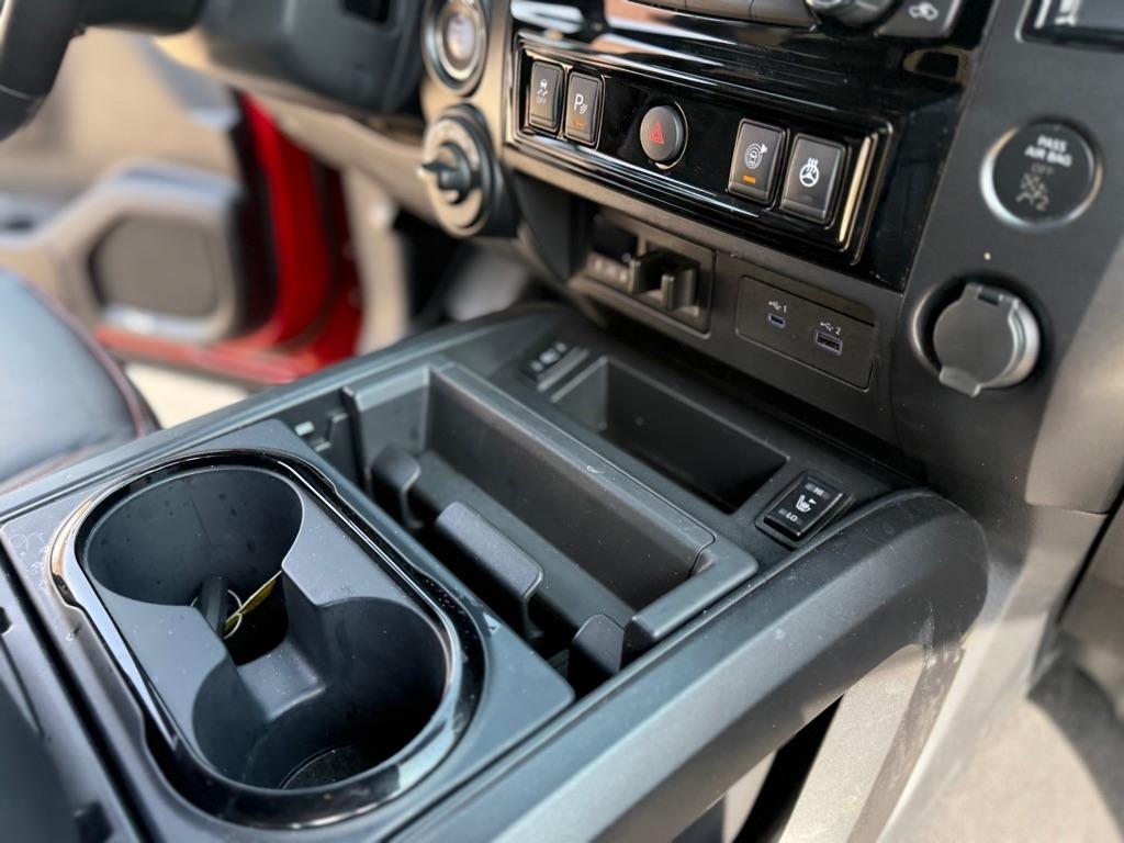 Nissan Titan PRO-4X Crew Cab 4WD 2024