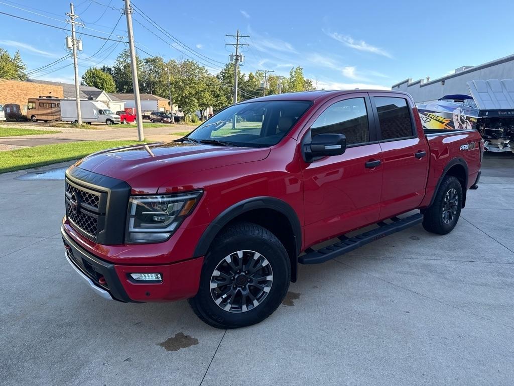 2024 Nissan Titan PRO-4X Crew Cab 4WD