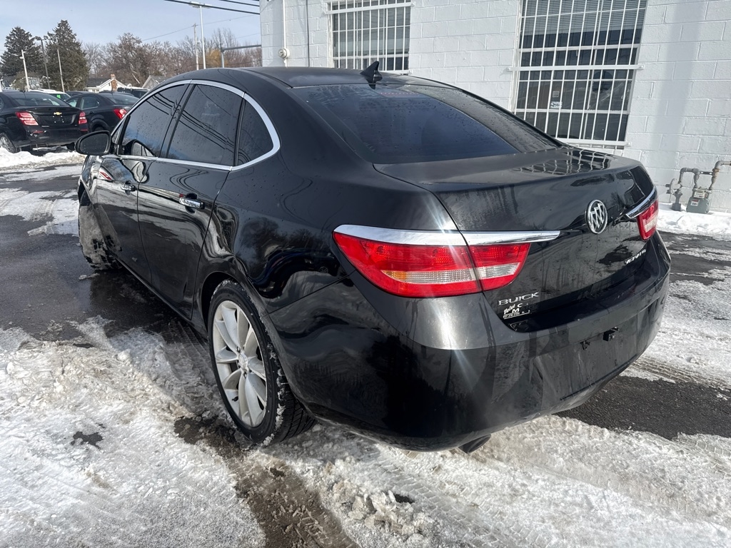 Buick Verano Base 2012