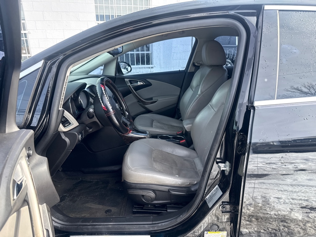 Buick Verano Base 2012