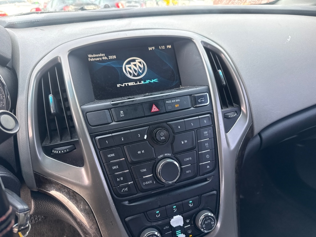 Buick Verano Base 2012