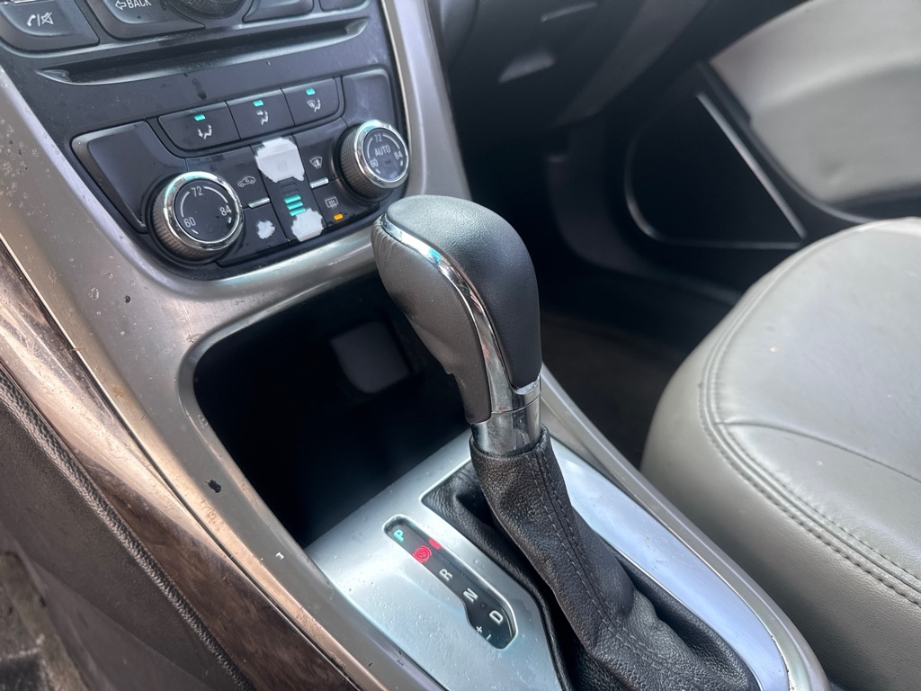 Buick Verano Base 2012