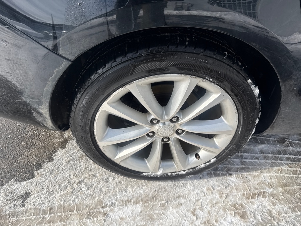 Buick Verano Base 2012