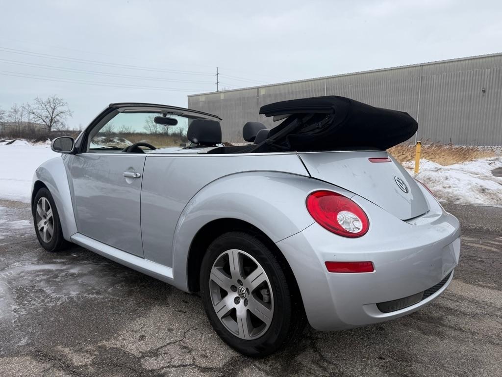 Volkswagen New Beetle 2.5L PZEV Convertible 2006