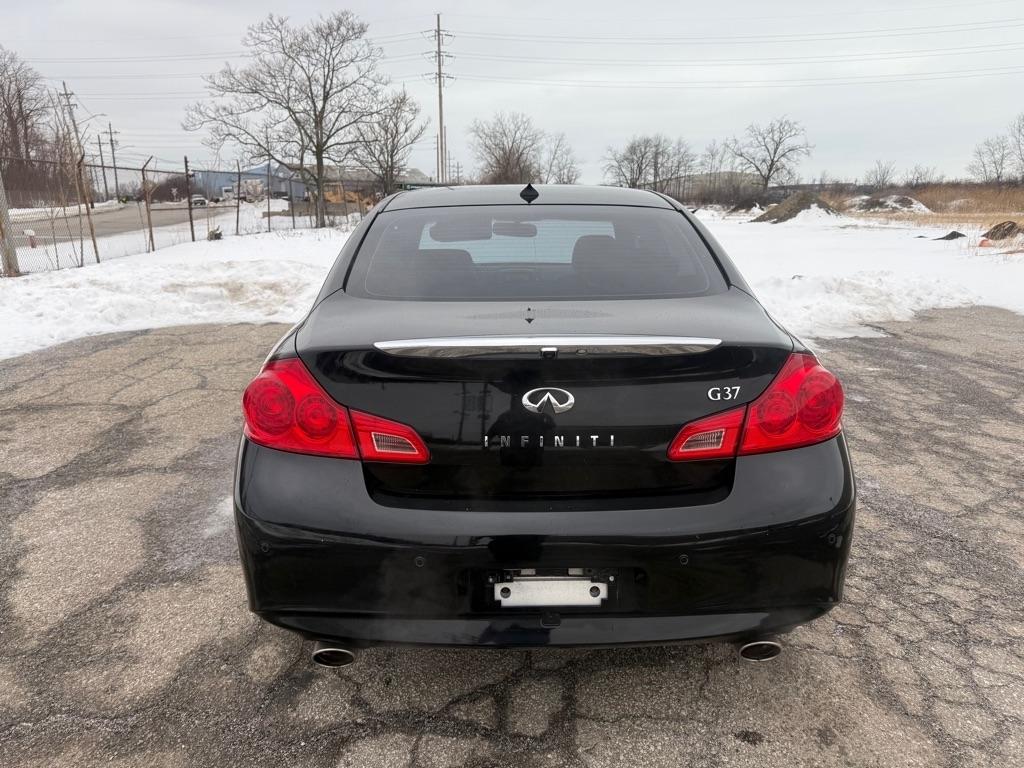 Infiniti G Sedan 37 Sport 6MT 2013