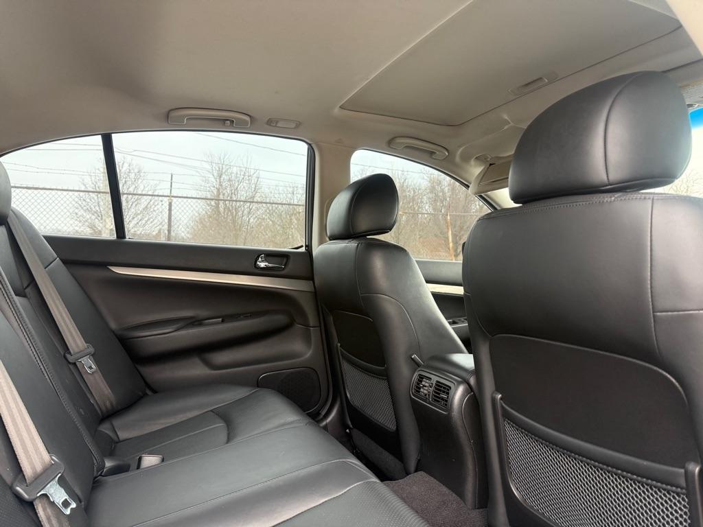 Infiniti G Sedan 37 Sport 6MT 2013