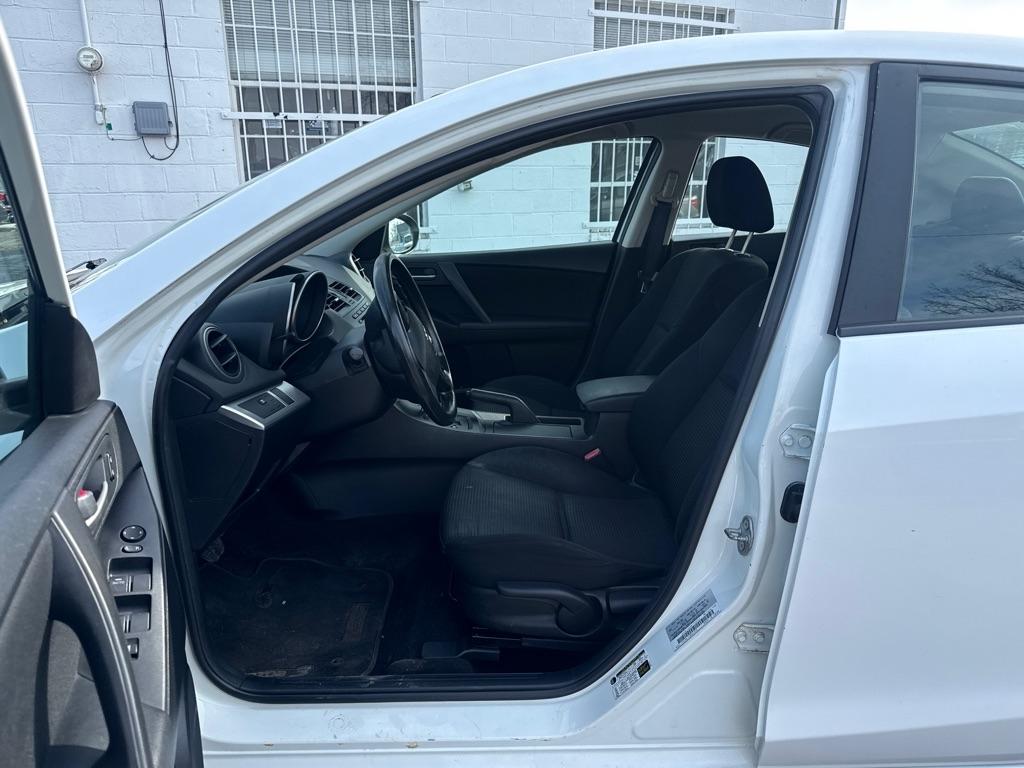 Mazda MAZDA3 i Sport 4-Door 2013