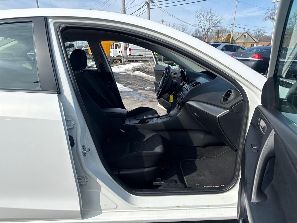 Mazda MAZDA3 i Sport 4-Door 2013