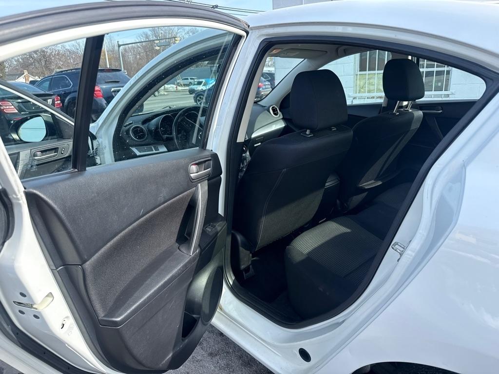 Mazda MAZDA3 i Sport 4-Door 2013