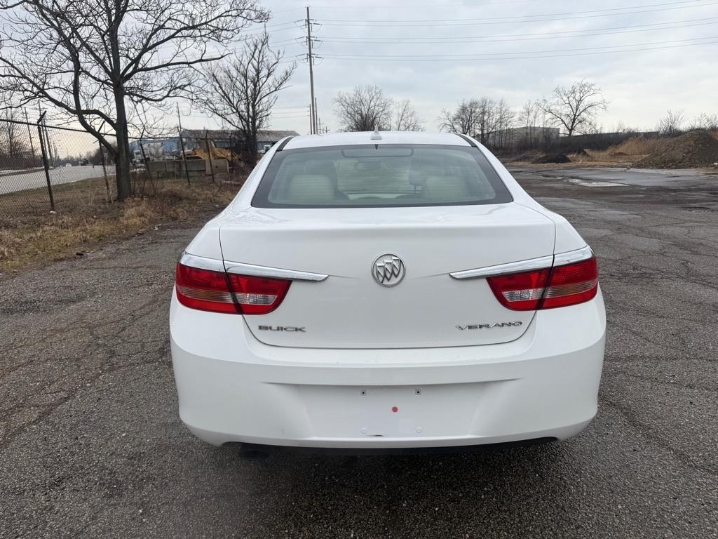 Buick Verano Base 2012