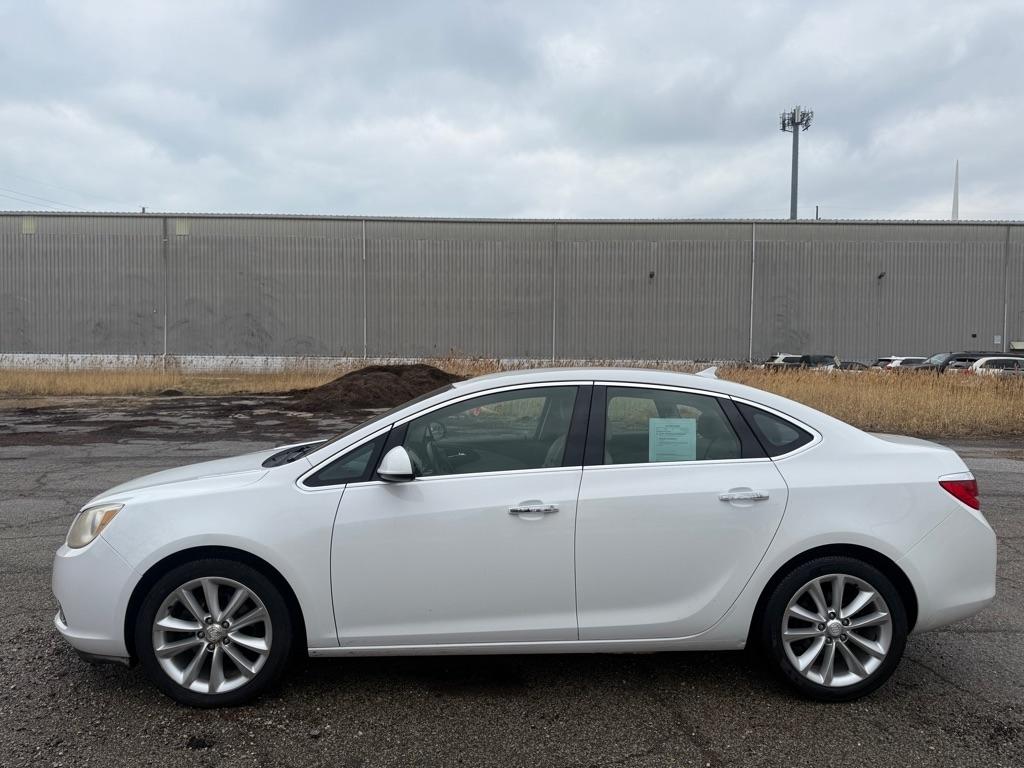 Buick Verano Base 2012