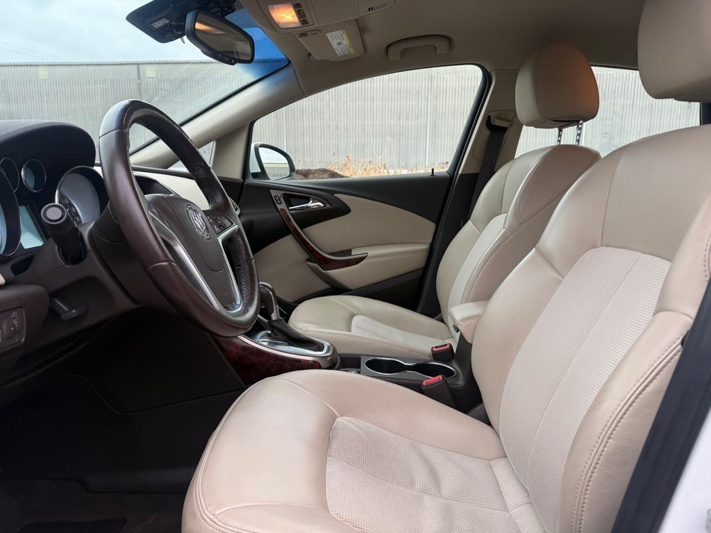 Buick Verano Base 2012