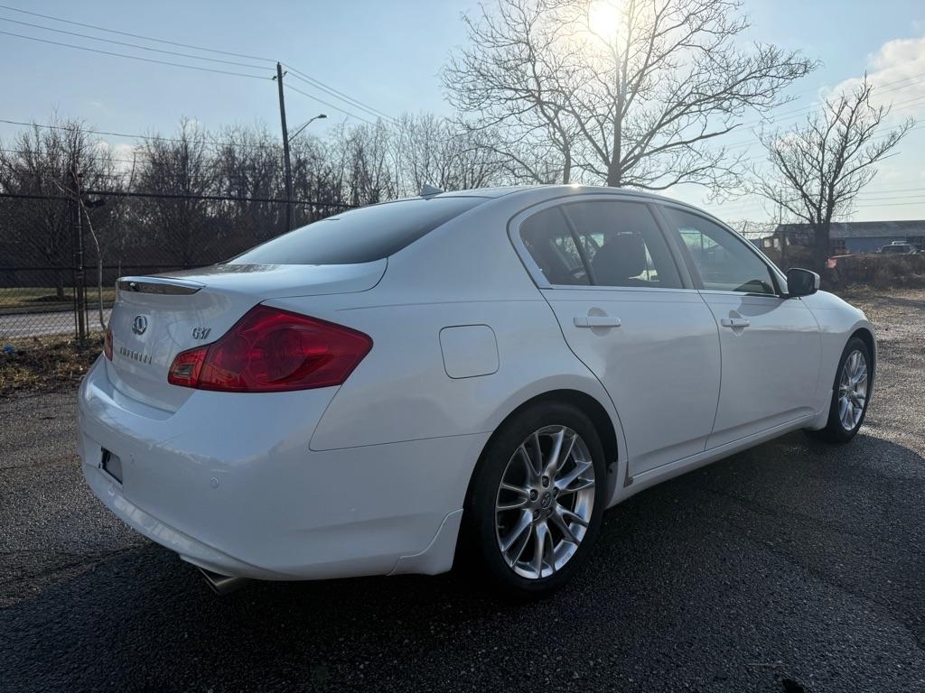 Infiniti G Sedan G37 Sport 6MT 2011