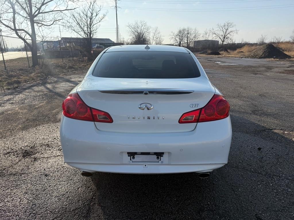 Infiniti G Sedan G37 Sport 6MT 2011