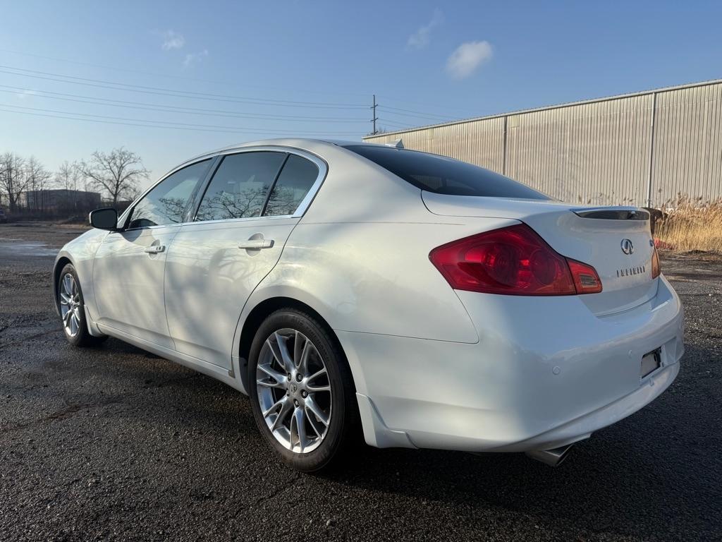 Infiniti G Sedan G37 Sport 6MT 2011