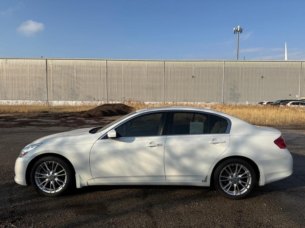 Infiniti G Sedan G37 Sport 6MT 2011