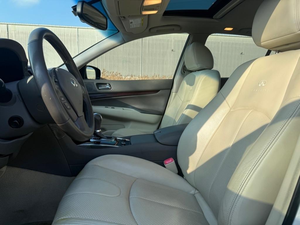 Infiniti G Sedan G37 Sport 6MT 2011