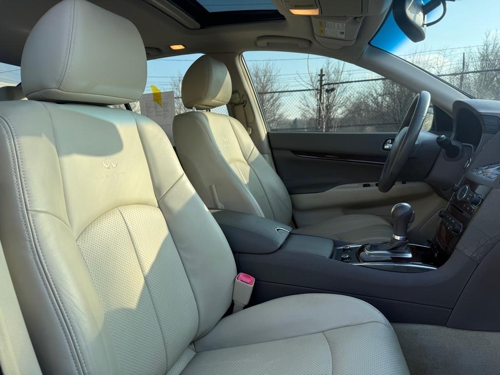 Infiniti G Sedan G37 Sport 6MT 2011