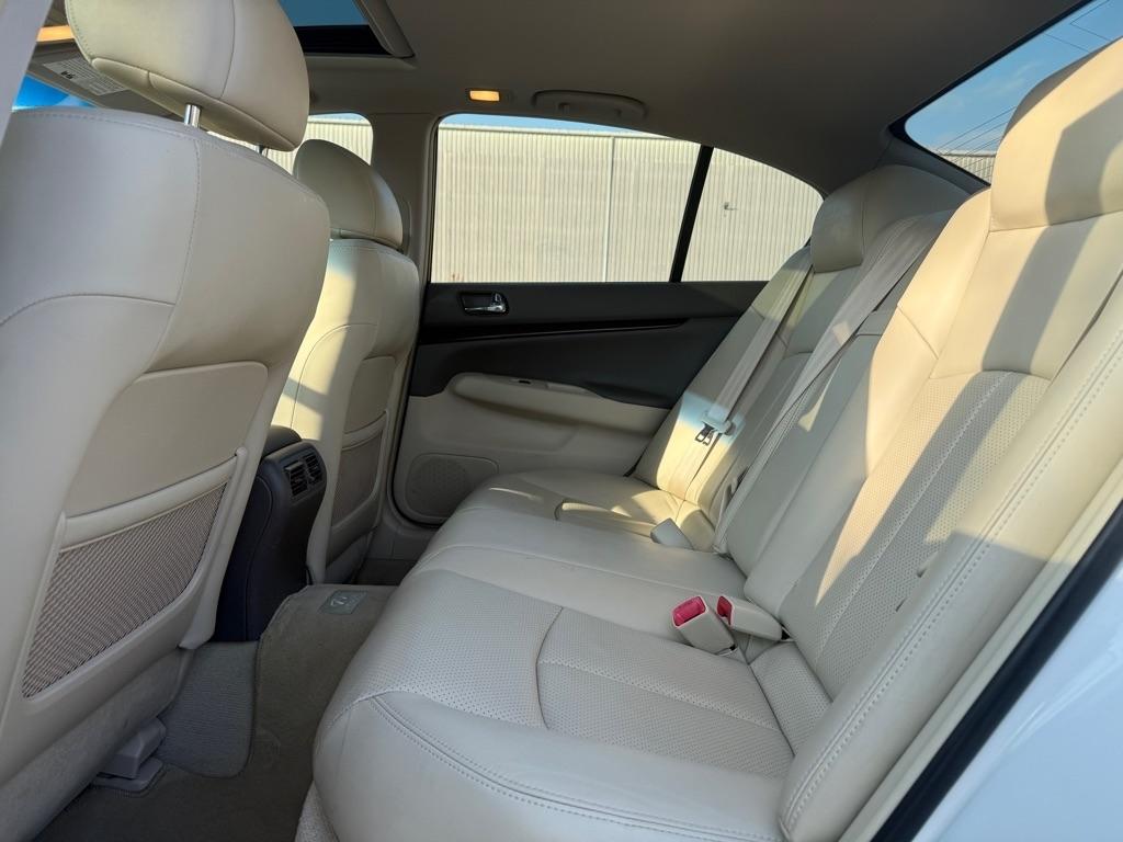 Infiniti G Sedan G37 Sport 6MT 2011