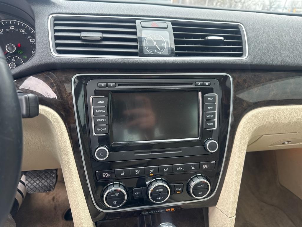 Volkswagen Passat 2.0L TDI SEL Premium 2014