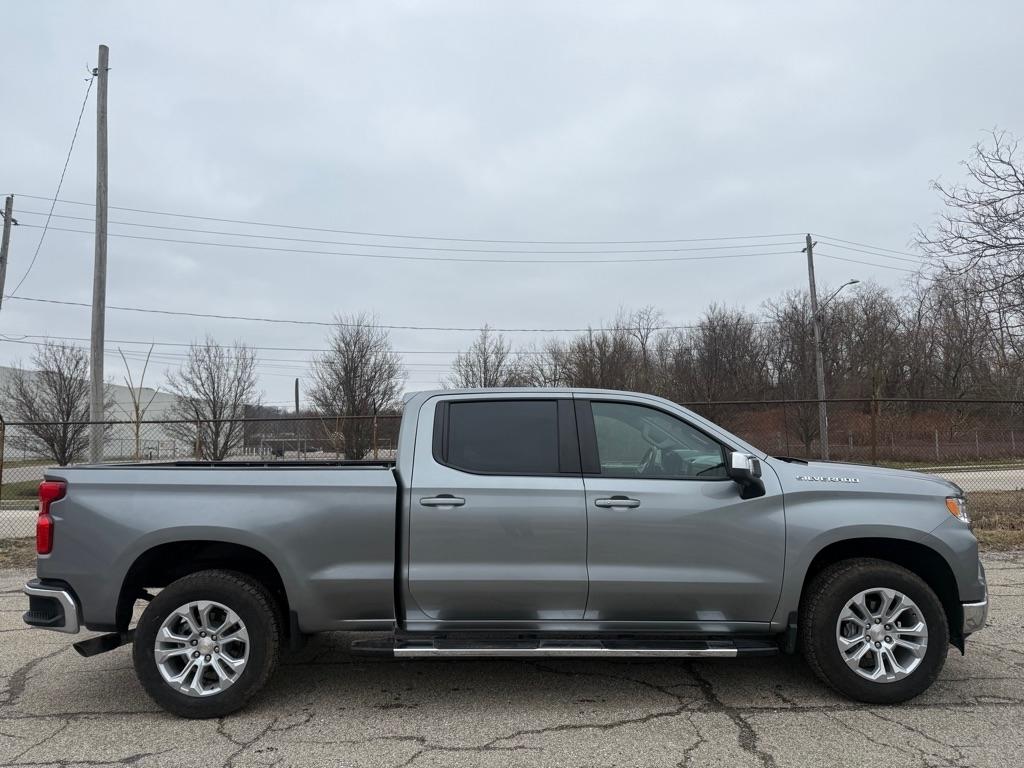 Chevrolet Silverado 1500 LT Crew Cab 4WD 2025