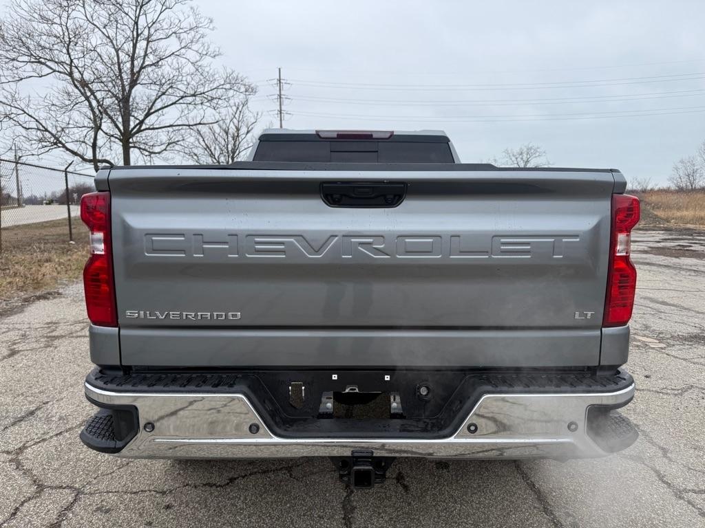 Chevrolet Silverado 1500 LT Crew Cab 4WD 2025