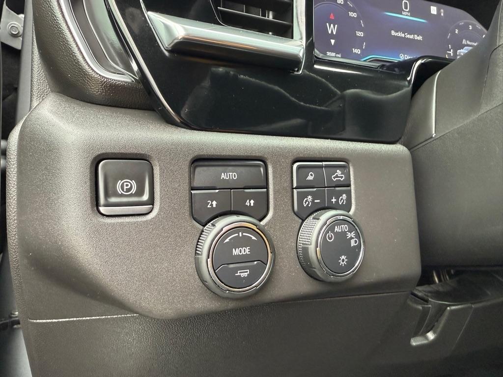 Chevrolet Silverado 1500 LT Crew Cab 4WD 2025