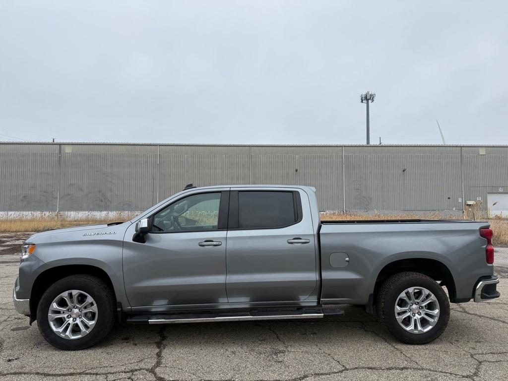 Chevrolet Silverado 1500 LT Crew Cab 4WD 2025