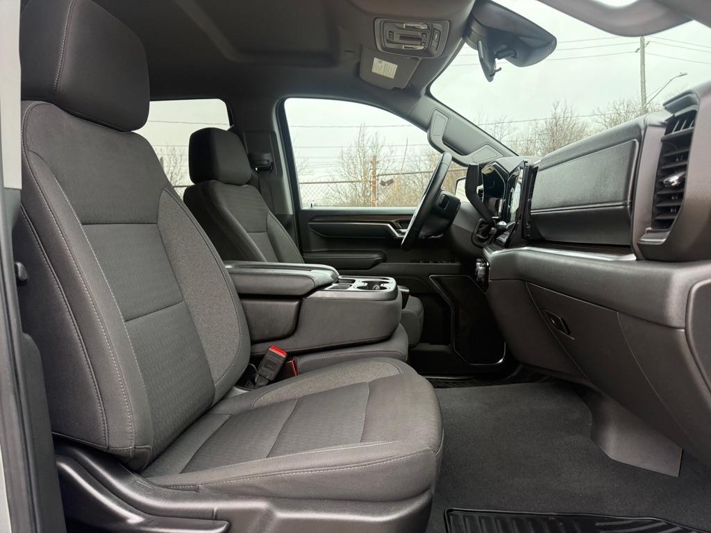 Chevrolet Silverado 1500 LT Crew Cab 4WD 2025