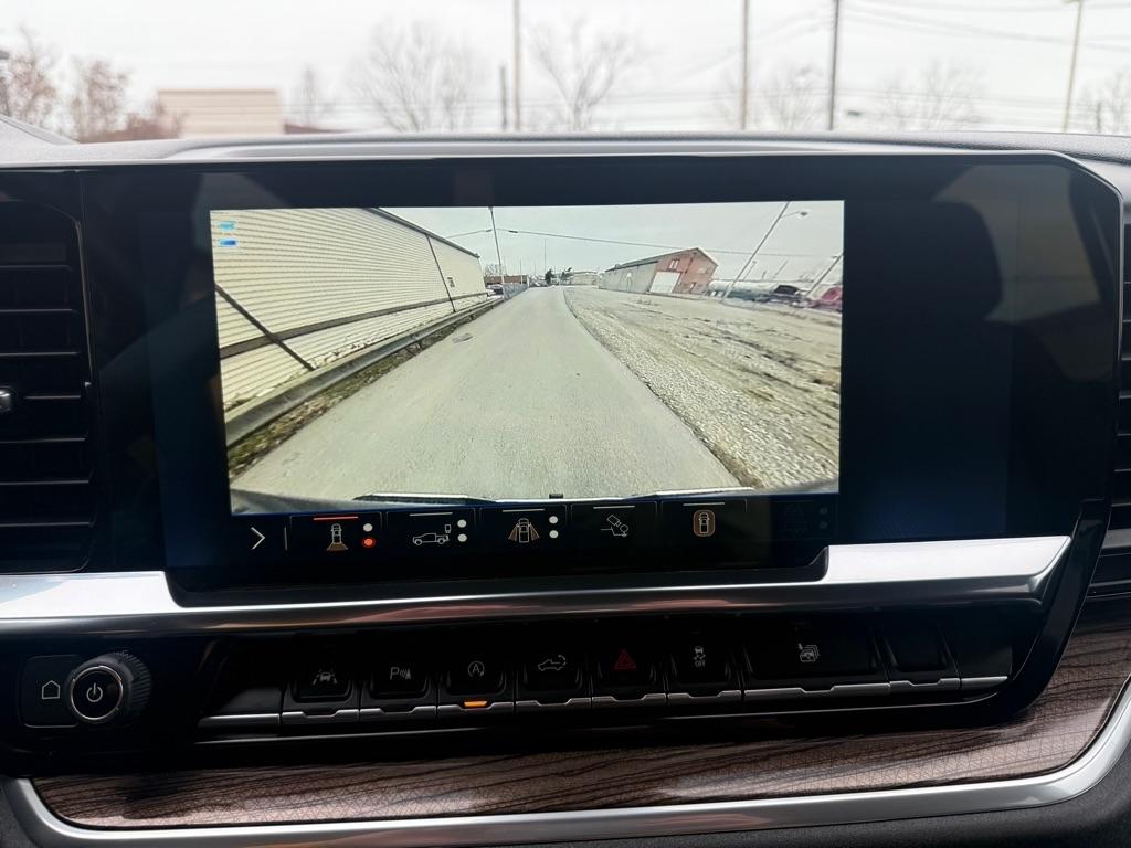 Chevrolet Silverado 1500 LT Crew Cab 4WD 2025